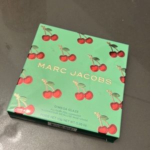 MARC JACOBS HIGHLIGHT